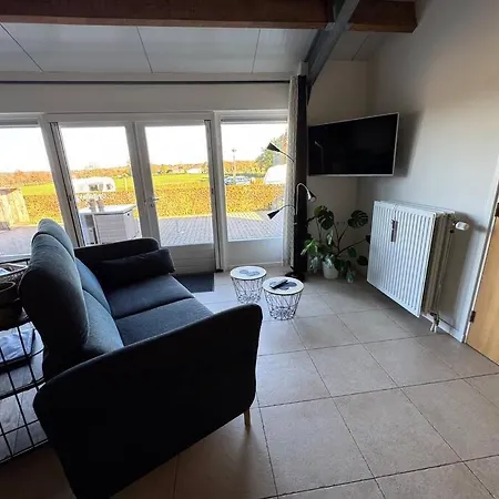 De Paer - Hof Libeek アパート